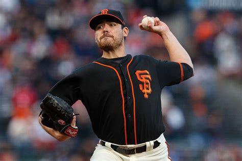 Giants decide against skipping Matt Moore in rotation