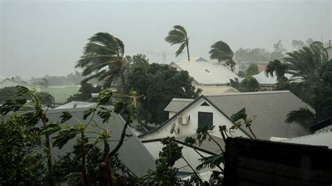 At least 1 dead as Tropical Cyclone Belal batters Mauritius, Réunion – New York Insider