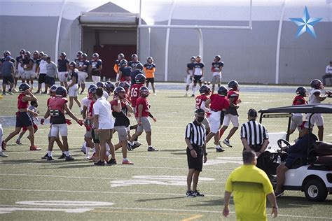 Saint Louis faces Mililani in football scrimmage | Honolulu Star-Advertiser