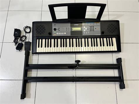 Yamaha keyboard PSR E233, Hobbies & Toys, Music & Media, Musical ...