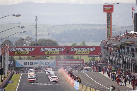 V8 SUPERCAR CHAMPIONSHIP BATHURST | Race Start during the Su… | Flickr