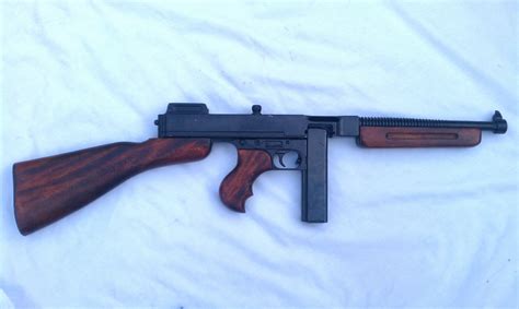 Denix non-firing replica-1928 Thompson sub machine gun – military style | Replica Armory Blog