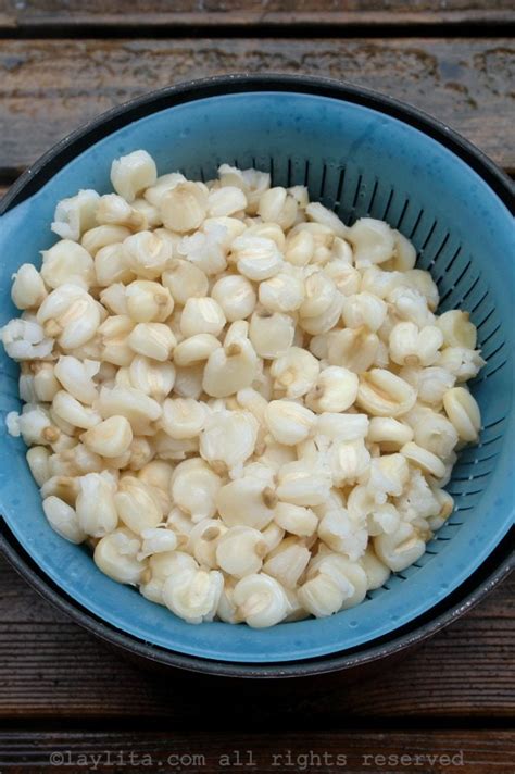 How to cook hominy corn or mote - Laylita's Recipes