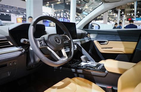 BYD Yuan EV Photos and Specs. Photo: BYD Yuan EV interior 2019 and 5 perfect photos of BYD Yuan EV