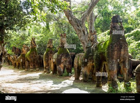 Sacred Groves, Terracotta horses in Ayyanar temple at Oorappatti near ...