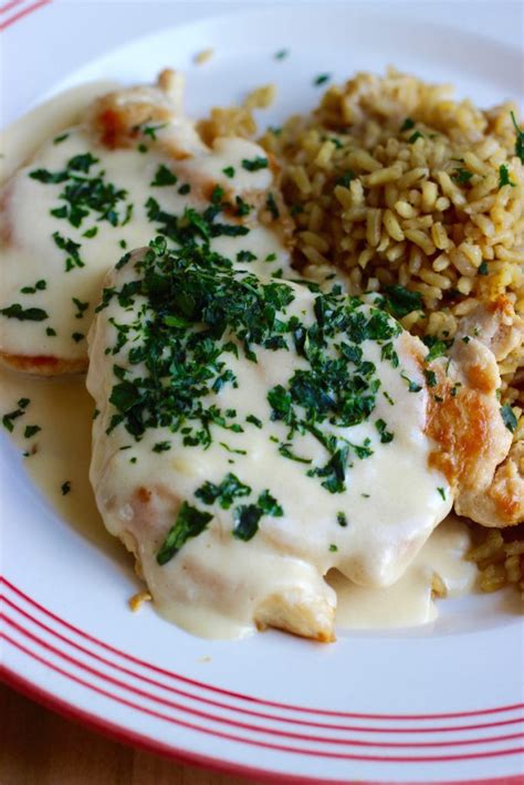 Pollo con Salsa de Queso (Chicken Breast with Cheese Sauce) | My Colombian Recipes