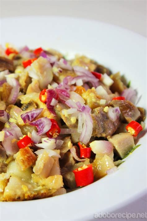 A yummy sizzling dish called Sisig! http://adoborecipe.net/cook-sisig-recipe-beginners/ | Sisig ...