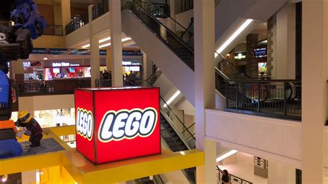 Lego store at Mall of America 4k Stock Video Footage 00:17 SBV ...