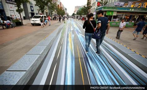 This Amazing 3D Street Art is Stopping Beijing in Its Tracks