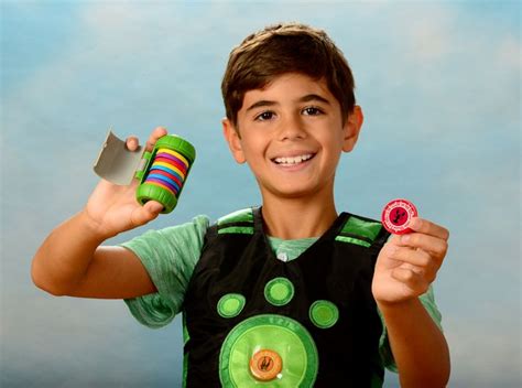 Wild Kratts Toys Creature Power Disc Holder Set with 20 Discs Set ...