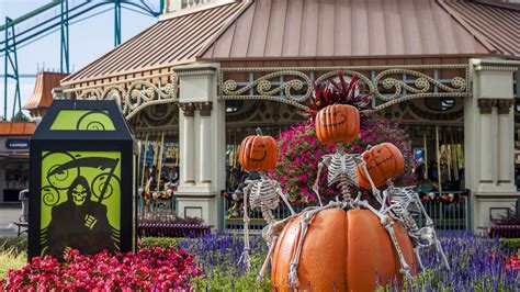 5 Theme Parks for Halloween Thrills and Chills | Visit The USA