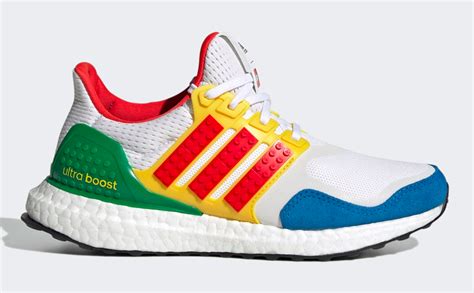 Adidas x Lego выпустили новую коллекцию кроссовок Ultraboost DNA для взрослых и детей