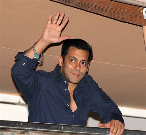 Did You Know That Bollywood Actor Salman Khan Wears A Lucky Bracelet? Here's The Lowdown