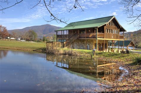 A Fishing Hole #156 Cabin in Sevierville w/ 1 BR (Sleeps4)