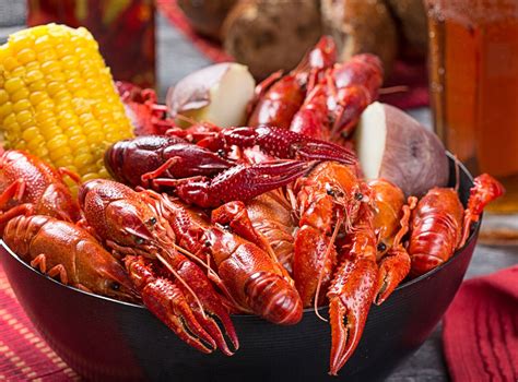 A Step-By-Step Guide to Eating Crawfish