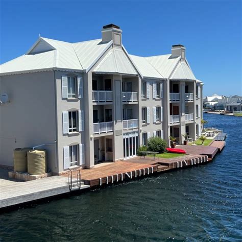 2 Bedroom Flat For Sale in Marina Martinique | ImmoAfrica™