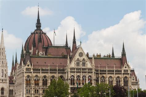 Budapest parliament building 12904029 Stock Photo at Vecteezy