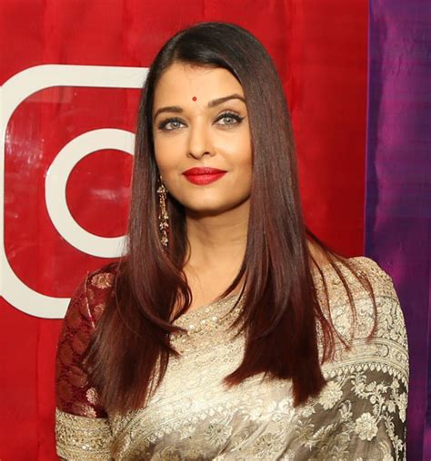 01-7-aishwarya-rai-bachchan-lipstick-vogue-india