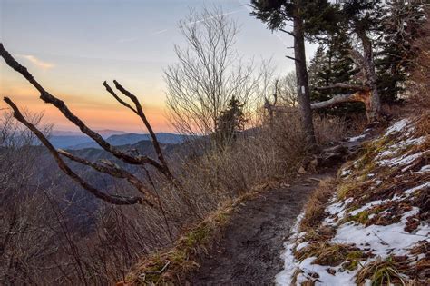 Appalachian Trail at sunset in the Great Smoky Mountains [OC] : r/hiking