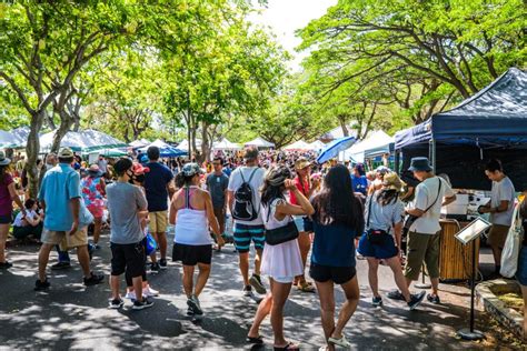 KCC Farmers Market, Diamond Head - The City Lane