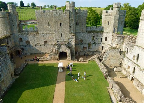 Beautiful Bodiam Castle - A Bit About Britain