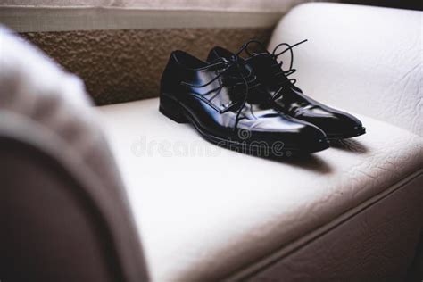 Black Elegant Business Man Shoes Stock Photo - Image of foot, brown: 169982396