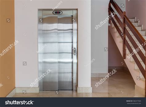 8,820 Elevator In An Apartment Images, Stock Photos & Vectors ...