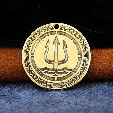 Symbol of the Poseidon's Trident, Ancient Greece amulet | Tatouage grec ...