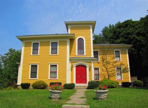 Yellow House, Red Door | A house in South Haven, Michigan | Flickr