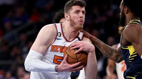 Isaiah Hartenstein Leads New York Knicks to NBA Playoffs Quarterfinals - Archysport