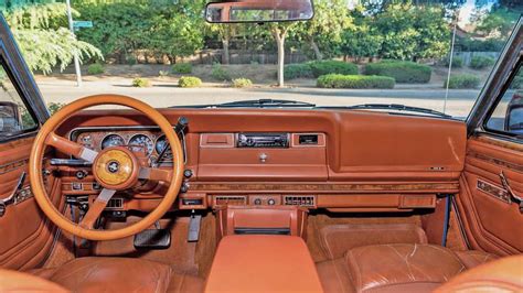 2022 Jeep Grand Wagoneer Interior Review & Features