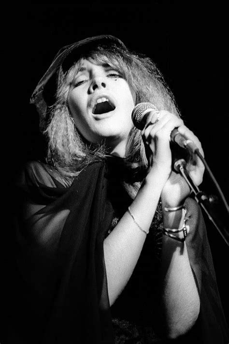 Stevie Nicks Style Through the Years – Style Photos of Stevie Nicks