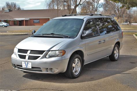 2007 Dodge Grand Caravan SXT | Victory Motors of Colorado