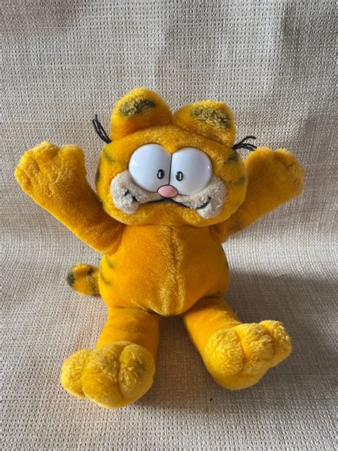 Vintage 1978 Garfield Plush, Hobbies & Toys, Toys & Games on Carousell