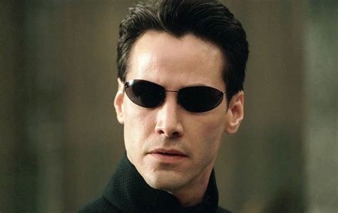 'The Matrix 4' Set Photos Give Keanu Reeves' Neo A New - But Familiar Look