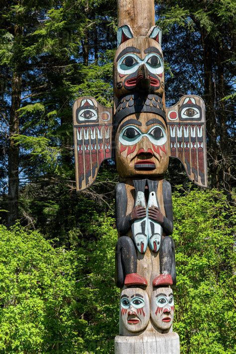 Native Alaskan Totem Pole On A Sunny Day, Totem Bight State Historical Park, Ketchikan ...