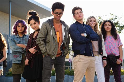 Marvel and Hulu's 'Runaways' Getting 10-Episode Third Season - MNN