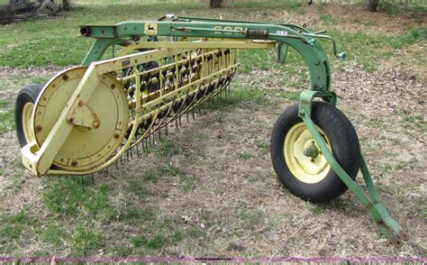 John Deere 660 hay rake in Hartford, KS | Item 8738 sold | Purple Wave