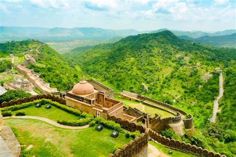 Kumbhalgarh Fort - The Great Wall of India - Holidify