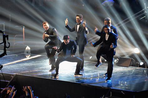 *NSYNC VMA Performance: Justin Timberlake's Boy Band Reunites For MTV Onstage Reunion | HuffPost