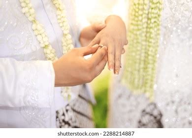 2,588 Islamic Wedding Rings Images, Stock Photos & Vectors | Shutterstock