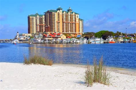 Emerald Grande in Destin, Florida | Destin, Beach resorts, Florida condos