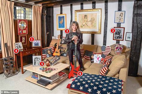 My haven, Suzi Quatro, 71, in the TV room of her Elizabethan manor house in Essex | Daily Mail ...