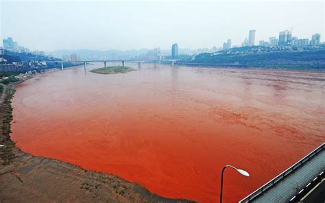 PhotoFunMasti: Red River -- The Yangtze River water became red in china