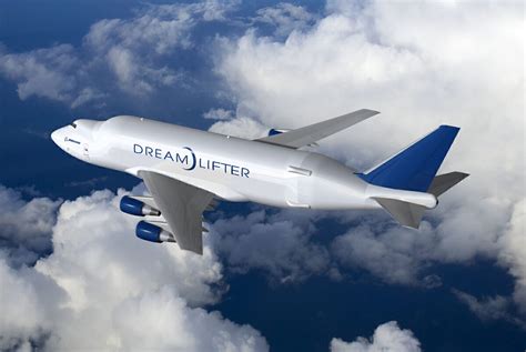 The Battle Of The Beasts: The Boeing Dreamlifter vs Airbus Beluga XL ...