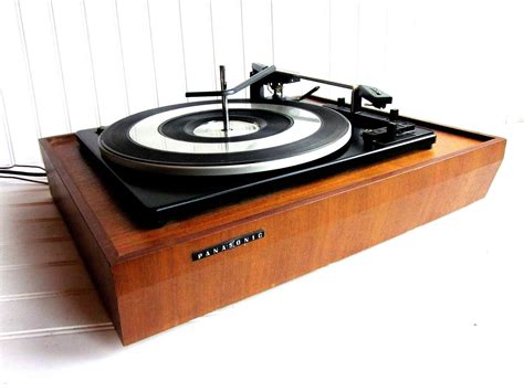 Vintage Turntable Panasonic Model RD 7703 by GoodBonesVintageCo ...