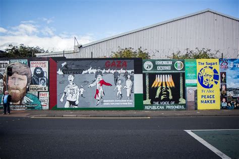 Belfast Peace Wall and its murals - how to see it for yourself