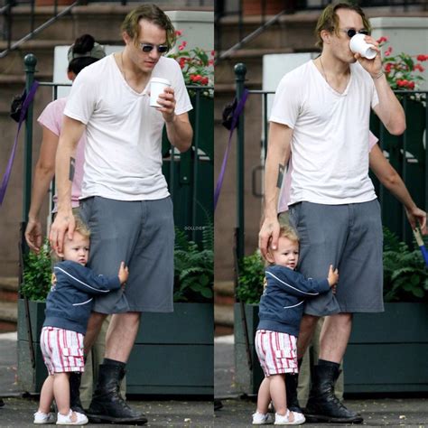 Crédito Instagram @golldies Heath Ledger with his daughter Matilda ...