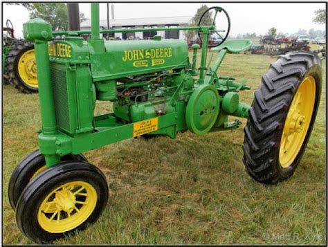 10 Antique John Deere Tractors: Pictures & History