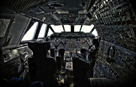 Le cockpit d'un Concorde | Concorde, Cockpit, Concord jet